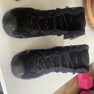 Lowa Zephyer GTX size 13 new in box.